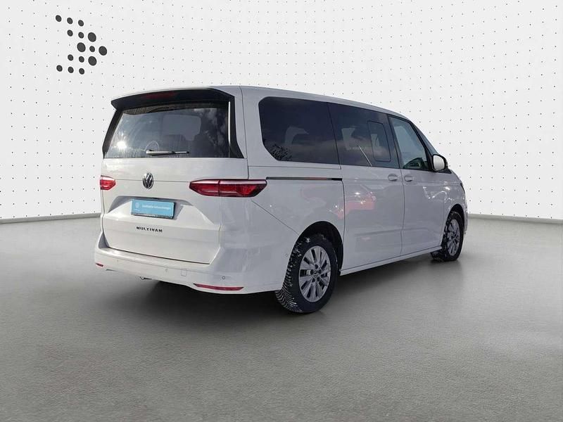 Gebraucht VW Multivan Life 150 PS (110 kW) 2024 Weiß Van