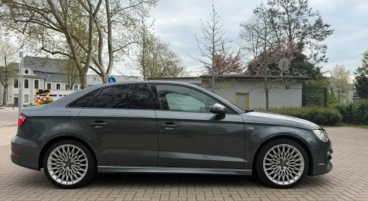 Używany Audi A3 S-Line 150 KM (110 kW) 2014 Szary Sedan/Limuzyna