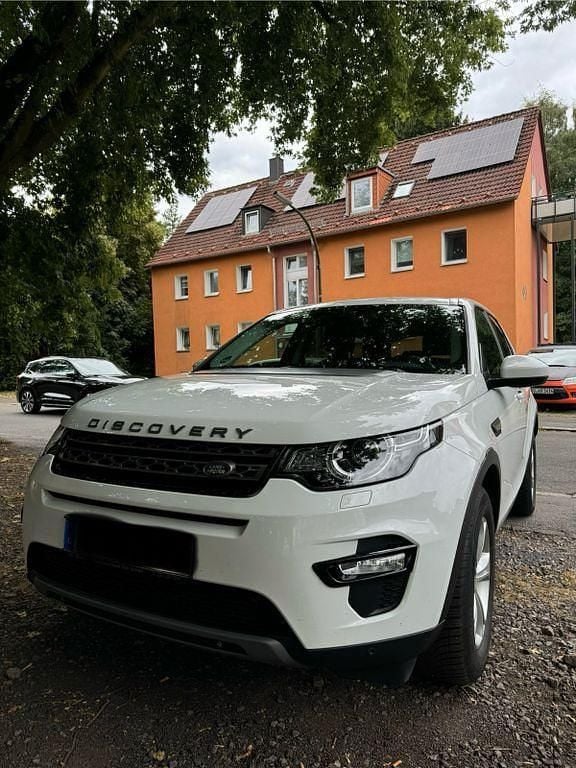 Weiß Gebraucht 2016 Land Rover Discovery Sport Pure SUV | 7.900 € (Fairer Preis) - Bild 1/4