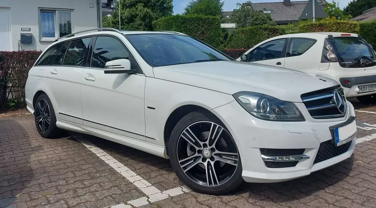 Gebraucht Mercedes C220 Avantgarde Edition 170 PS (125 kW) 2013 Weiß Kombi