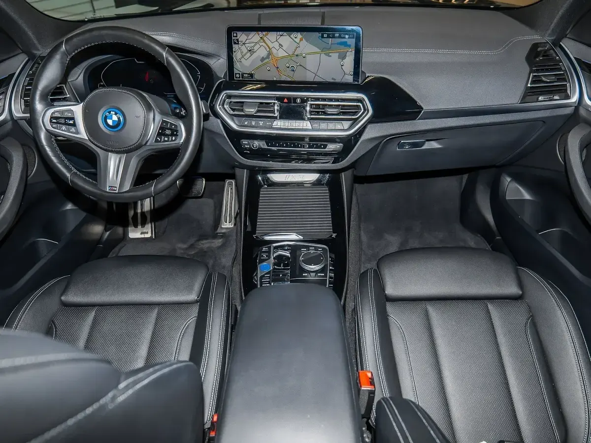 Gebraucht BMW iX3 M Sport 210 kW (286 PS) 2025 Carbonschwarz SUV
