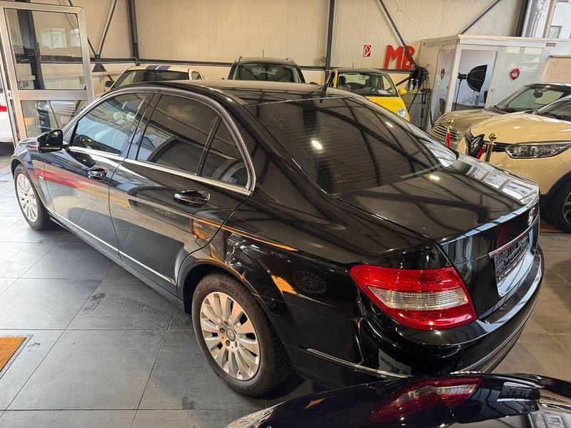 Gebraucht Mercedes C180 156 PS (114 kW) 2010 Schwarz Limousine
