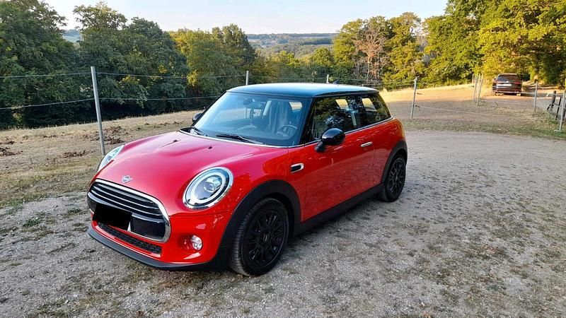 Rot Gebraucht 2018 Mini Cooper Kleinwagen | 14.500 € (Fairer Preis) - Bild 1/4