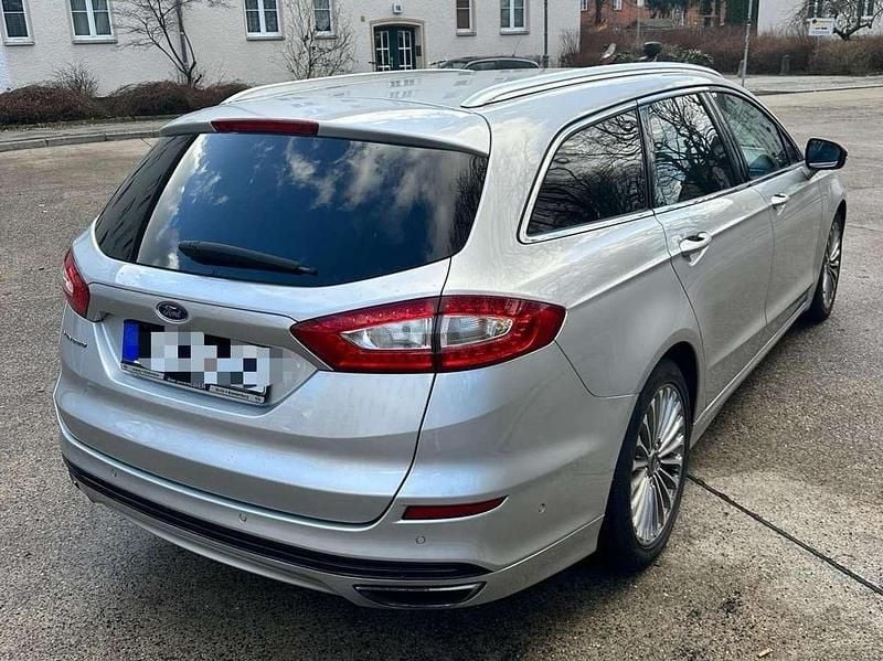 Silber Gebraucht 2016 Ford Mondeo Titanium Kombi | 13.999 € (Guter Preis) - Bild 1/4