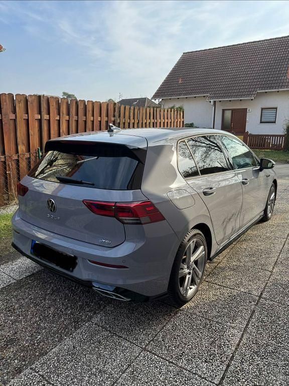 Gebraucht VW Golf VIII R-line 131 PS (96 kW) 2023 Grau Limousine