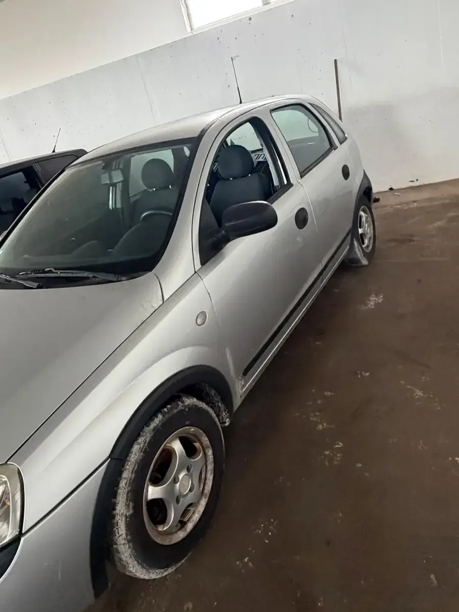 Gebraucht Opel Corsa 75 PS (55 kW) 2003 Silber Kleinwagen