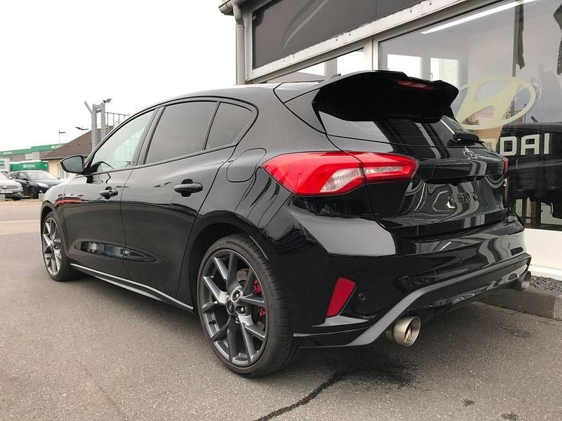 Gebraucht Ford Focus ST 280 PS (205 kW) 2019 Iridiumschwarz metallic Limousine
