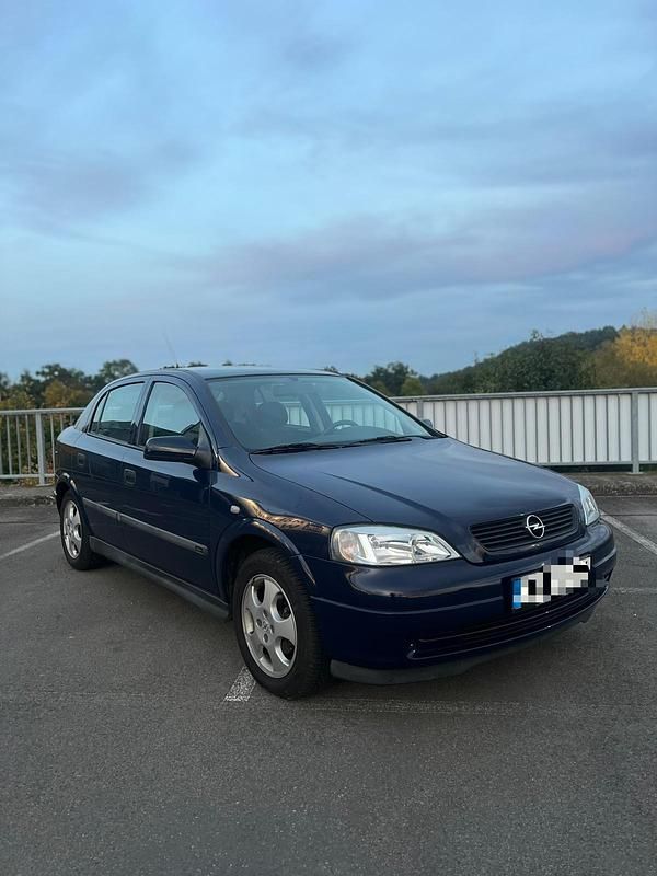 Blau Gebraucht 2000 Opel Astra Limousine | 650 € (Superpreis) - Bild 1/4