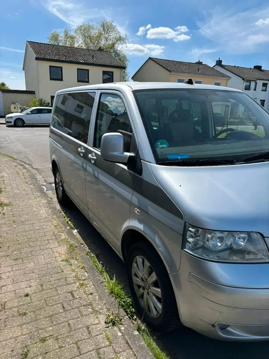 Gebraucht VW Multivan 131 PS (96 kW) 2009 Silber Van / Kleinbus