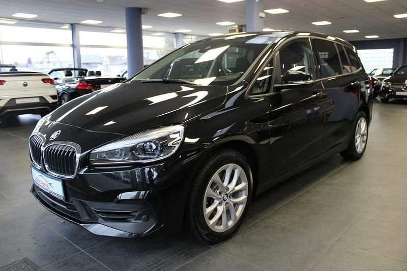 Gebraucht BMW 220 Gran Tourer Advantage 178 PS (130 kW) 2022 Schwarz Van / Kleinbus
