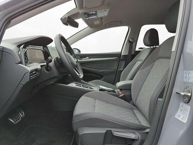 Gebraucht VW Golf VIII Move 116 PS (85 kW) 2024 Mondsteingrau Limousine