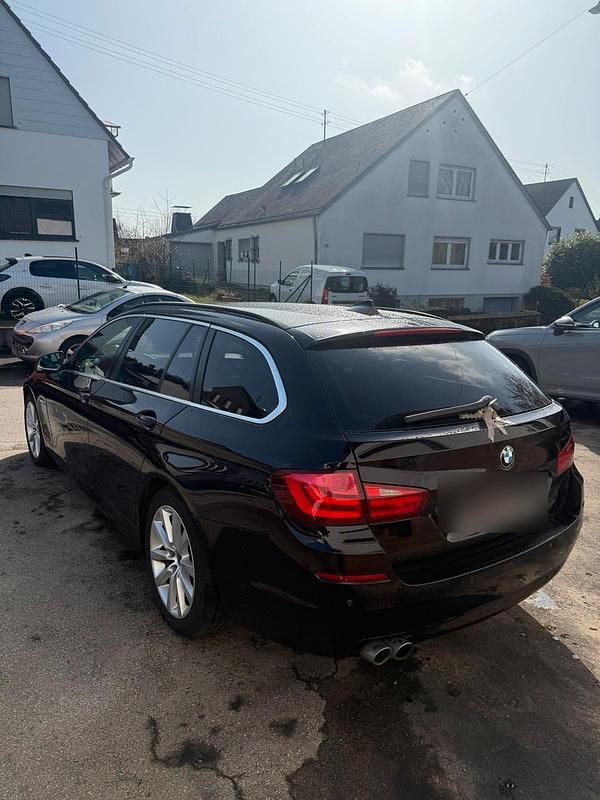 Gebraucht BMW 525 204 PS (150 kW) 2011 Schwarz Kombi