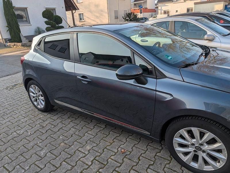 Gebraucht Renault Clio V Experience 101 PS (74 kW) 2020 Grau Limousine