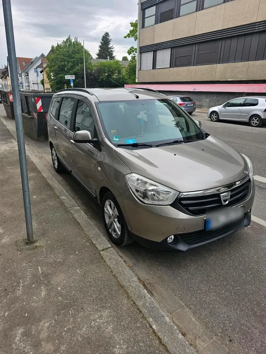 Gebraucht Dacia Lodgy 120 PS (88 kW) 2013 Beige Van / Kleinbus