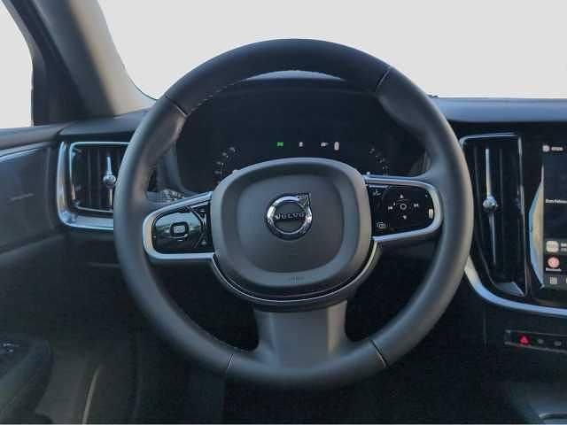 Gebraucht Volvo V60 145 PS (106 kW) 2025 Kombi