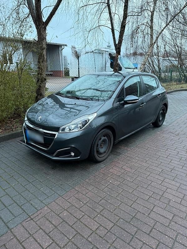 Gebraucht Peugeot 208 82 PS (60 kW) 2017 Grau Kleinwagen