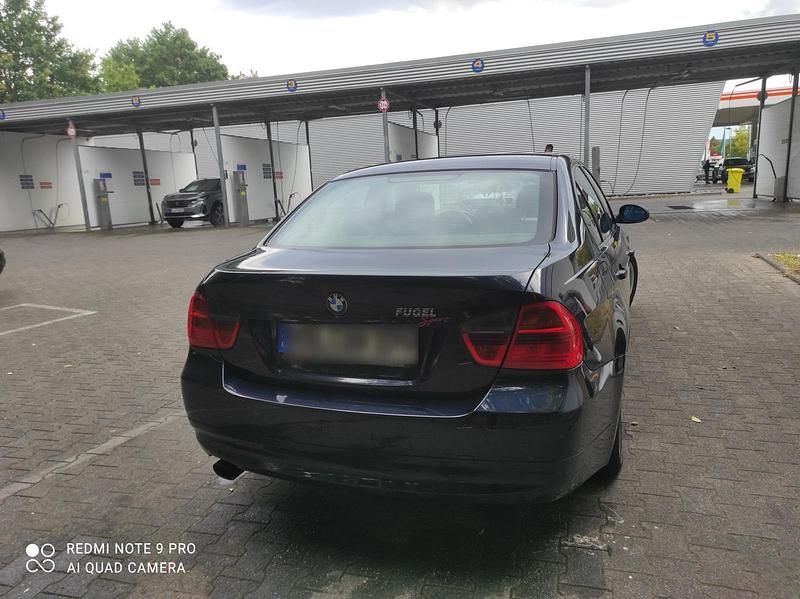 Gebraucht BMW 318 143 PS (105 kW) 2008 Blau Limousine