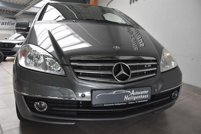 Grau Gebraucht 2009 Mercedes 170 Coupé | 5.580 € (Fairer Preis) - Bild 1/4