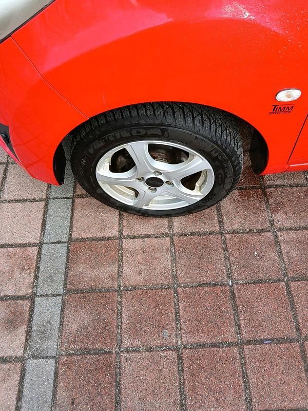 Gebraucht Chevrolet Spark 65 PS (47 kW) 2012 Rot Kleinwagen