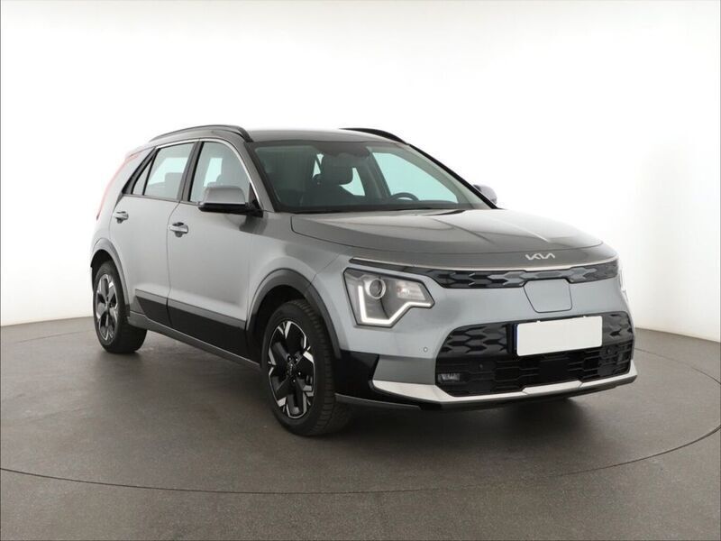 Grau Gebraucht 2023 Kia e-Niro 2 SUV | 25.466 € (Fairer Preis) - Bild 1/4