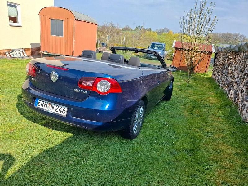 Usata VW Eos Edition 140 CV (102 kW) 2010 Blu Cabrio