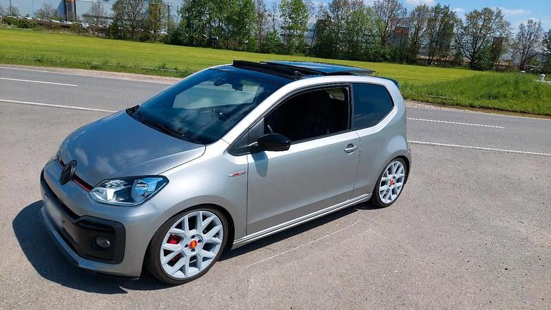 Gebraucht VW up! Beats 116 PS (85 kW) 2019 Silber Kleinwagen