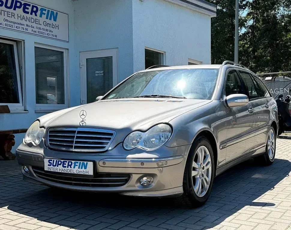 Gebraucht Mercedes C220 Elegance 150 PS (110 kW) 2005 Silber Limousine