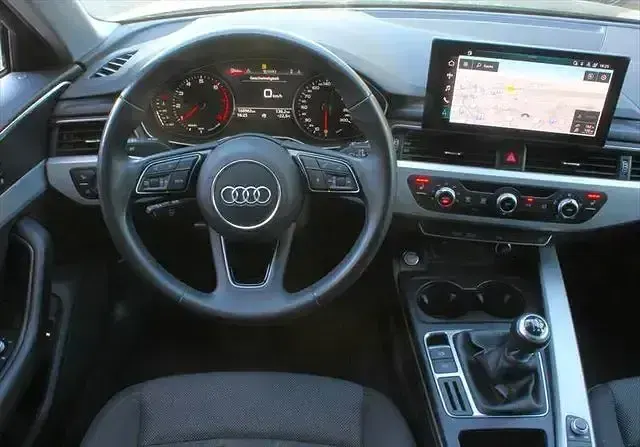 Gebraucht Audi A4 Advanced 150 PS (110 kW) 2023 Schwarz Kombi