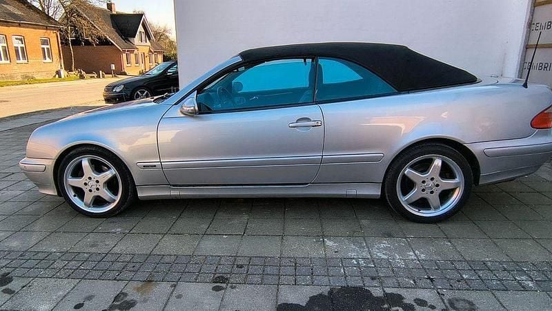 Silber Gebraucht 2002 Mercedes CLK320 Avantgarde Cabrio | 4.999 € (Superpreis) - Bild 1/4