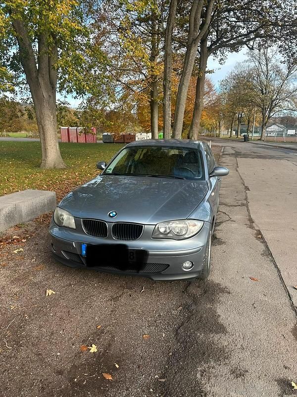 Grau Gebraucht 2006 BMW 116 Kleinwagen | 1.500 € (Superpreis) - Bild 1/4