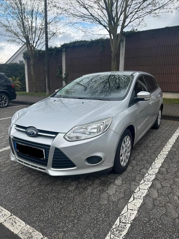Gebraucht Ford Focus 116 PS (85 kW) 2011 Silber Kombi