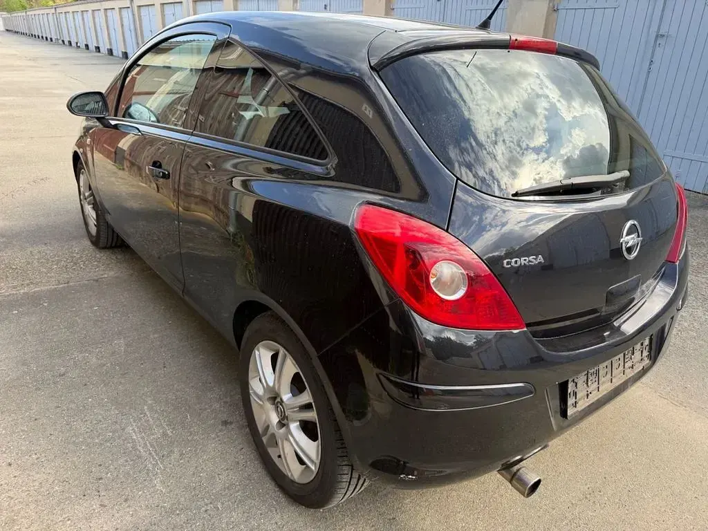 Occasion Opel Corsa Selection 101 ch (74 kW) 2011 Noir Citadine