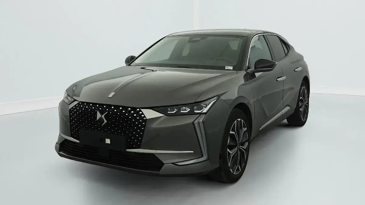Gebraucht DS Automobiles DS4 Rivoli 131 PS (96 kW) 2024 Gris platinium / toit noir perla nera SUV