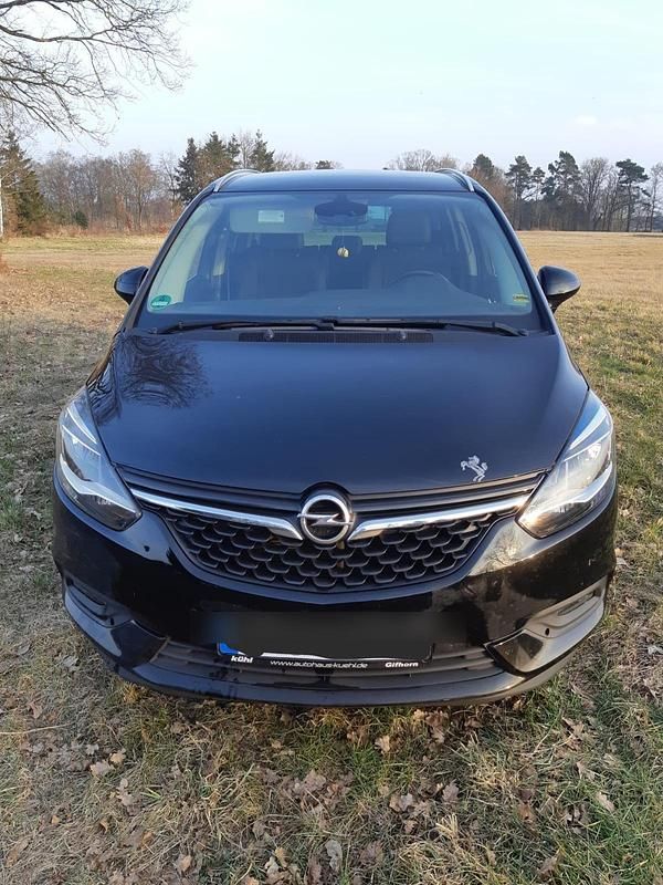 Schwarz Gebraucht 2017 Opel Zafira Tourer Van / Kleinbus | 9.500 € (Superpreis) - Bild 1/4