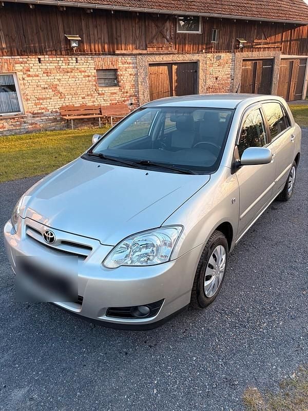 Usado Toyota Corolla 97 HP (71 kW) 2006 Prateado Sedan