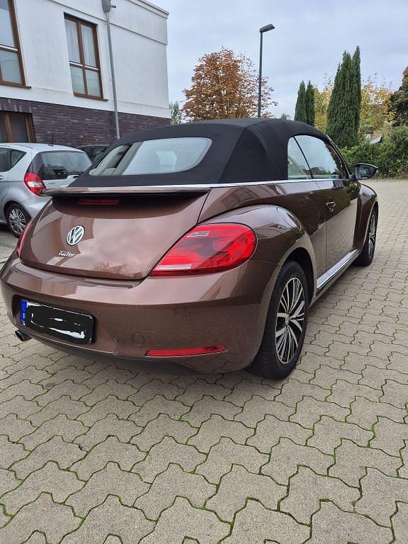 Gebraucht VW Beetle Allstar 105 PS (77 kW) 2016 Braun Kleinwagen