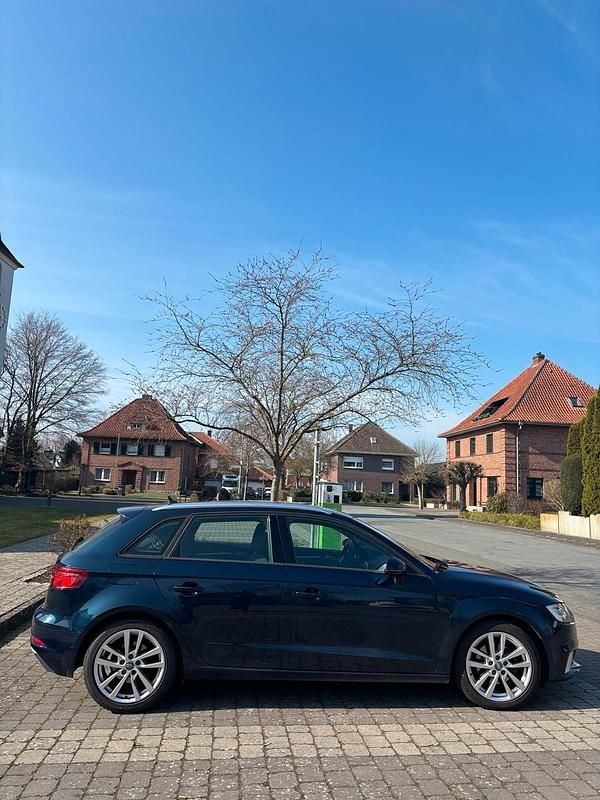 Gebraucht Audi A3 150 PS (110 kW) 2017 Blau Limousine