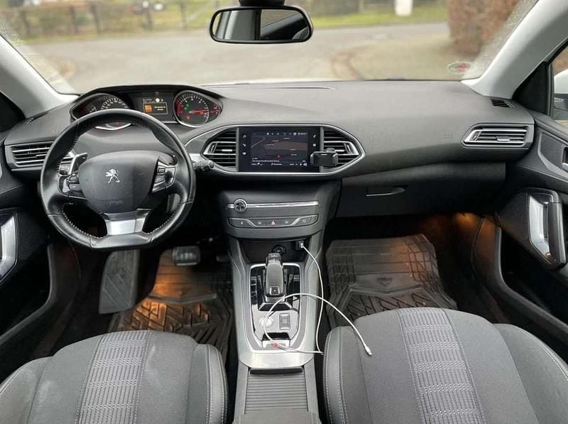 Gebraucht Peugeot 308 177 PS (130 kW) 2020 Weiß Limousine