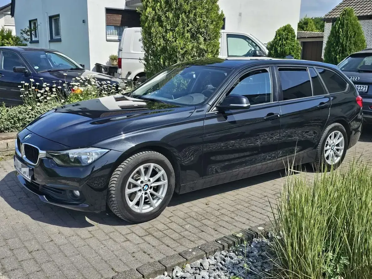 Gebraucht BMW 318 Advantage 136 PS (100 kW) 2016 Schwarz Kombi