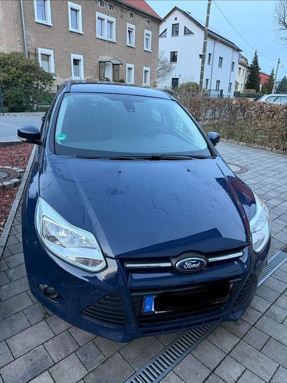 Gebraucht Ford Focus 101 PS (74 kW) 2014 Blau Limousine