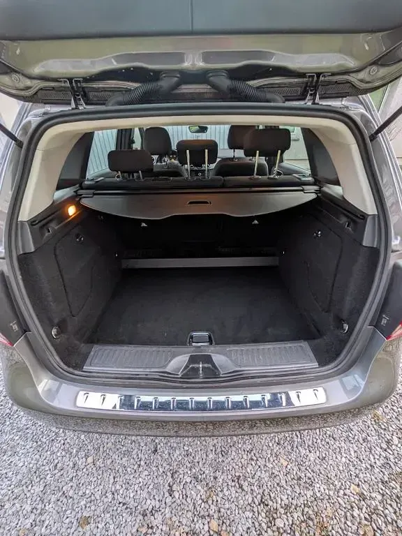 Gebraucht Mercedes B180 Business 122 PS (89 kW) 2018 Grau Van / Kleinbus
