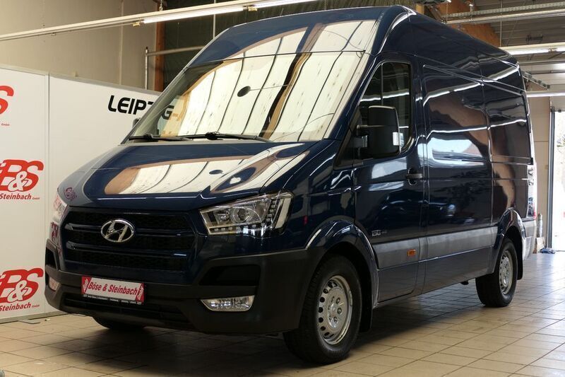 Blau Gebraucht 2017 Hyundai H 350 Van | 16.974 € (Teuer) - Bild 1/4