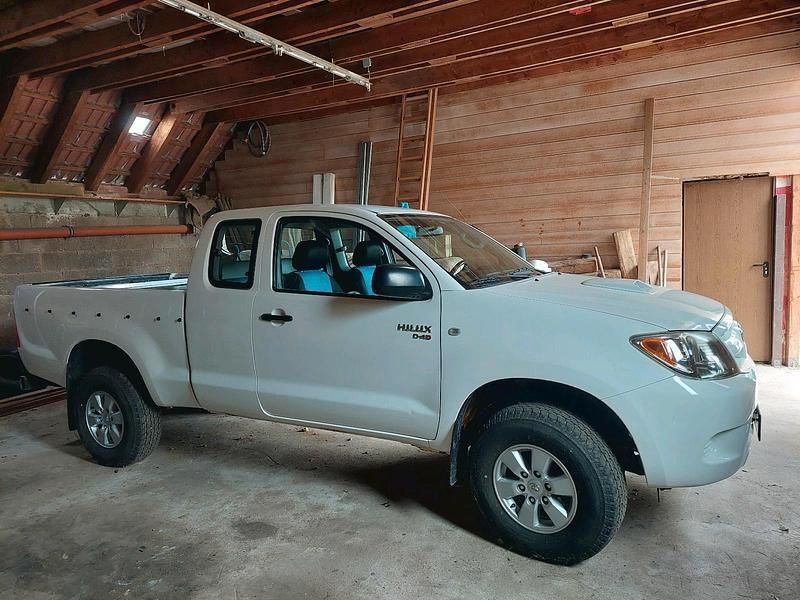 Weiß Gebraucht 2006 Toyota HiLux Abholung | 13.000 € - Bild 1/4