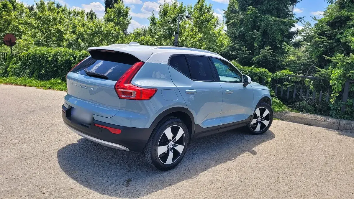 Gebraucht Volvo XC40 Momentum 150 PS (110 kW) 2019 Blau SUV