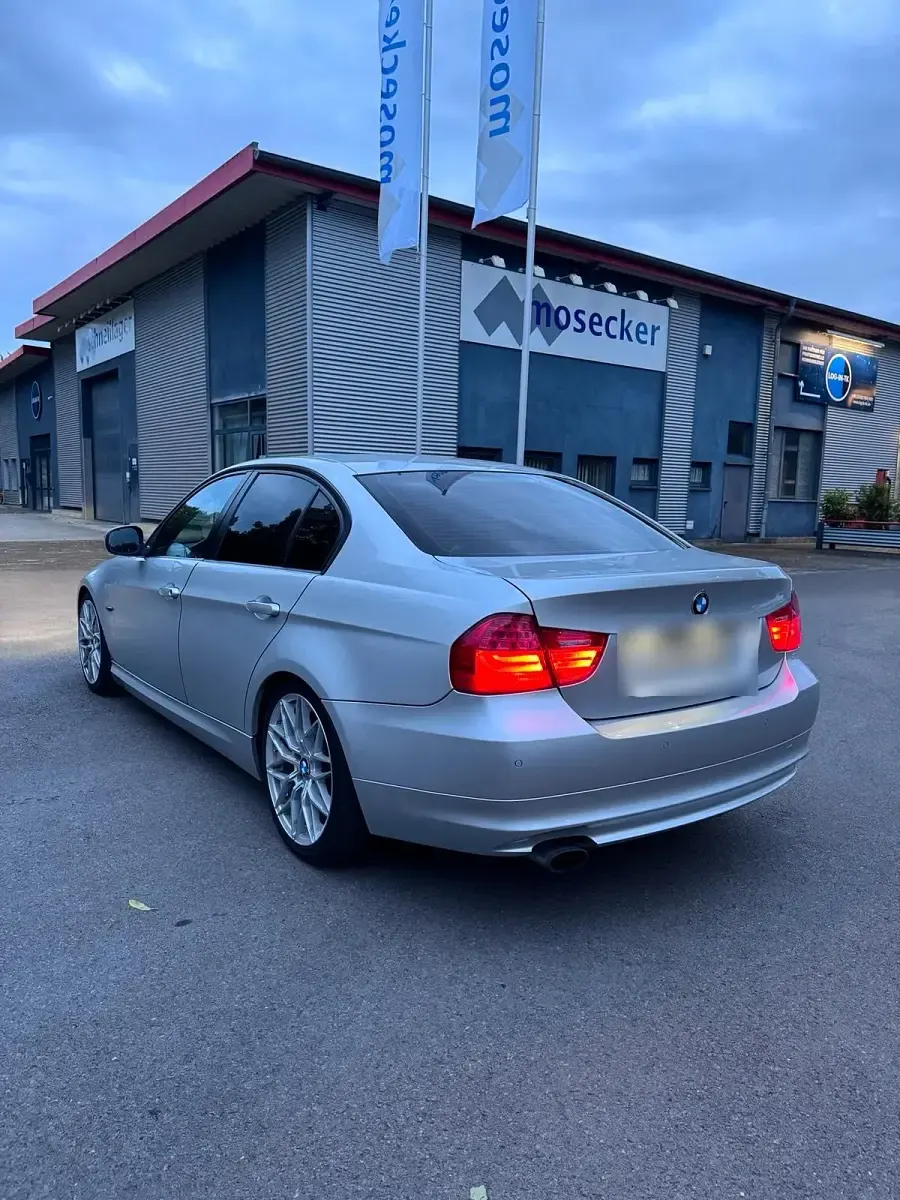 Gebraucht BMW 320 Comfort Edition 170 PS (125 kW) 2009 Silber Limousine