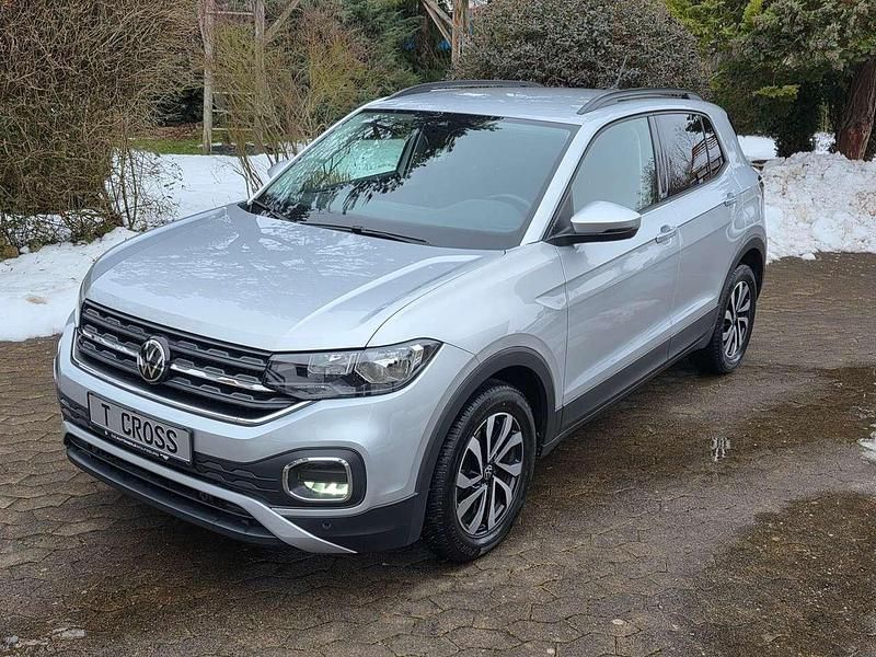 Gebraucht VW T-Cross Active 110 PS (80 kW) 2021 Reflexsilber metallic SUV