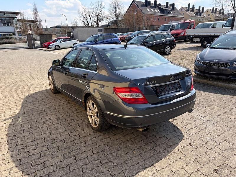 Gebraucht Mercedes C320 122 PS (89 kW) 2007 Grau Limousine