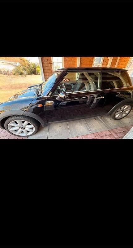 Second-hand Mini ONE 90 CP (66 kW) 2002 Negru Hatchback