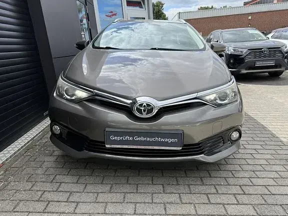Gebraucht Toyota Auris Comfort 116 PS (85 kW) 2016 Platinum bronze metallic