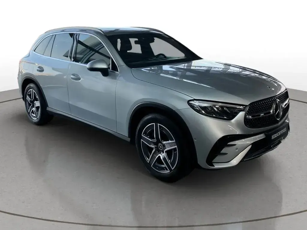 Gebraucht Mercedes GLC300 AMG line 269 PS (197 kW) 2024 Metalliclack hightechsilber SUV